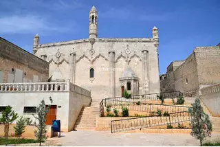 مسجد فيرلي (كنيسة الرسل الاثني عشر)