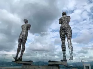 تمثال علي ونينو